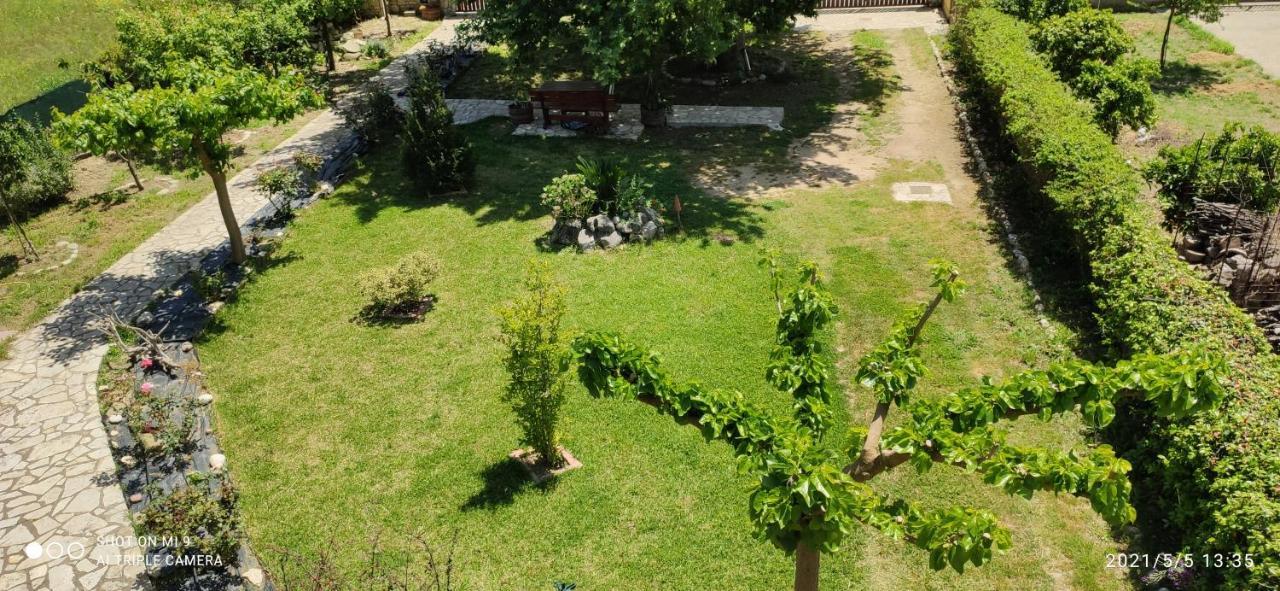Ioannis - Zimmer Mit Zugang Zu Terrasse Gavrolimni Esterno foto